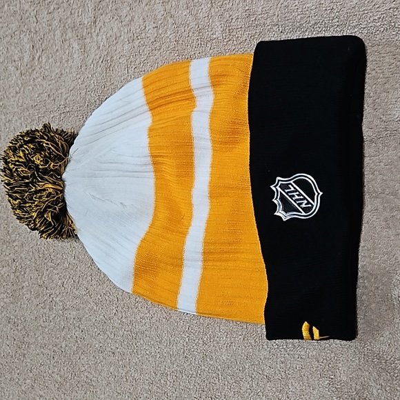 Pittsburgh Penguins cuffed beanie - Picture 2 of 2